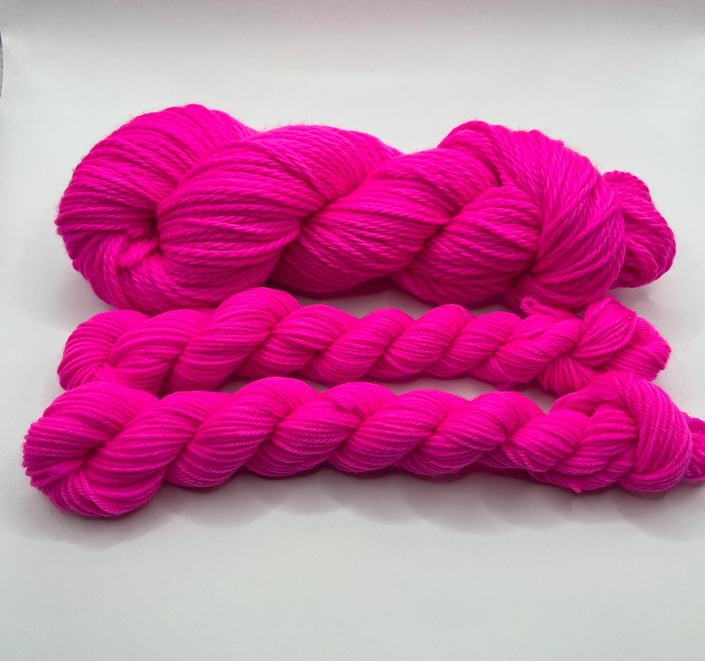 Poison Pink Mini | Superwash Merino Yarn Minis